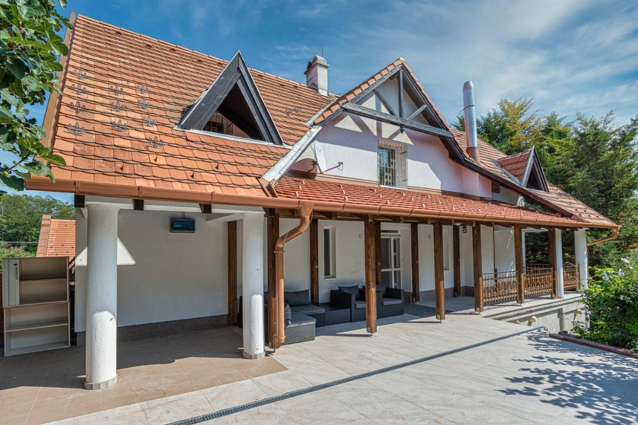 Szel Fiai Fogado Hotell Nyúl Exteriör bild